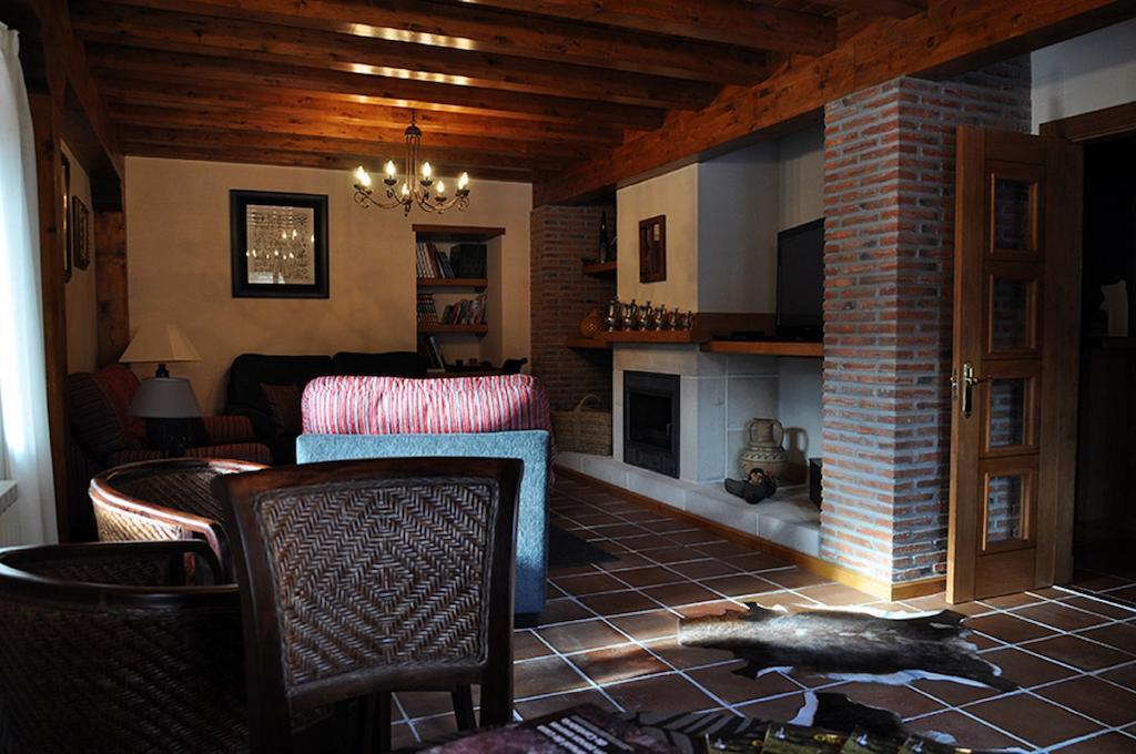 Posada Valle Del Oso Lerones Εξωτερικό φωτογραφία